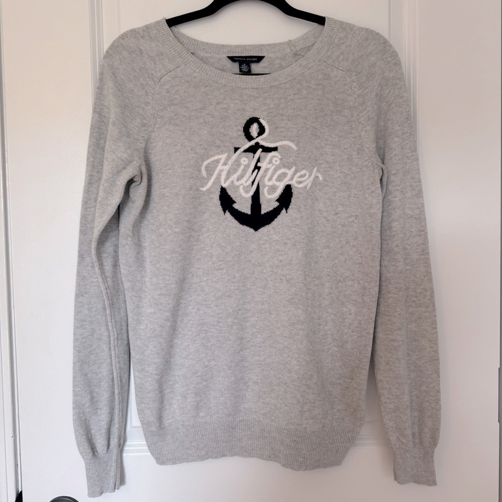 Tommy Hilfiger Women’s Light Gray and Navy Blue Nautical Size Medium Sweater